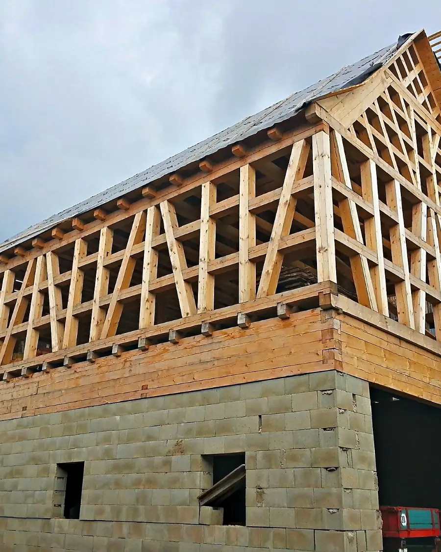 Rohbau eines Egerländer Fachwerkhauses in Neualbenreuth